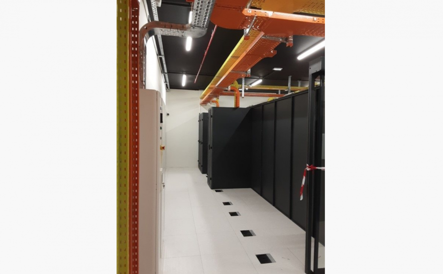 Dorsalys takes part in installing a new datacenter for the Caelis Group in Onet-le-Château (12)