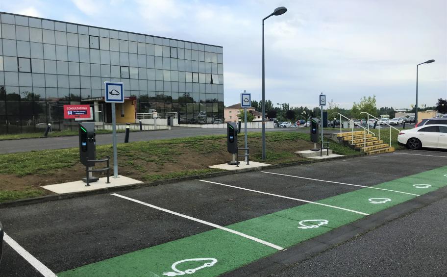 In Toulouse, Terceo installs six charging points for electric vehicles designed by TechnoCity